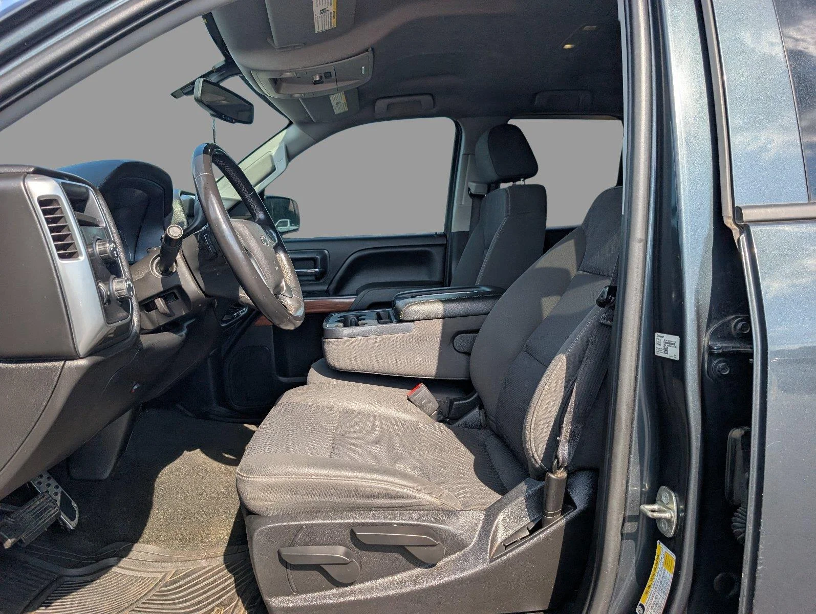 Used 2018 Graphite Metallic Chevrolet LT image 14
