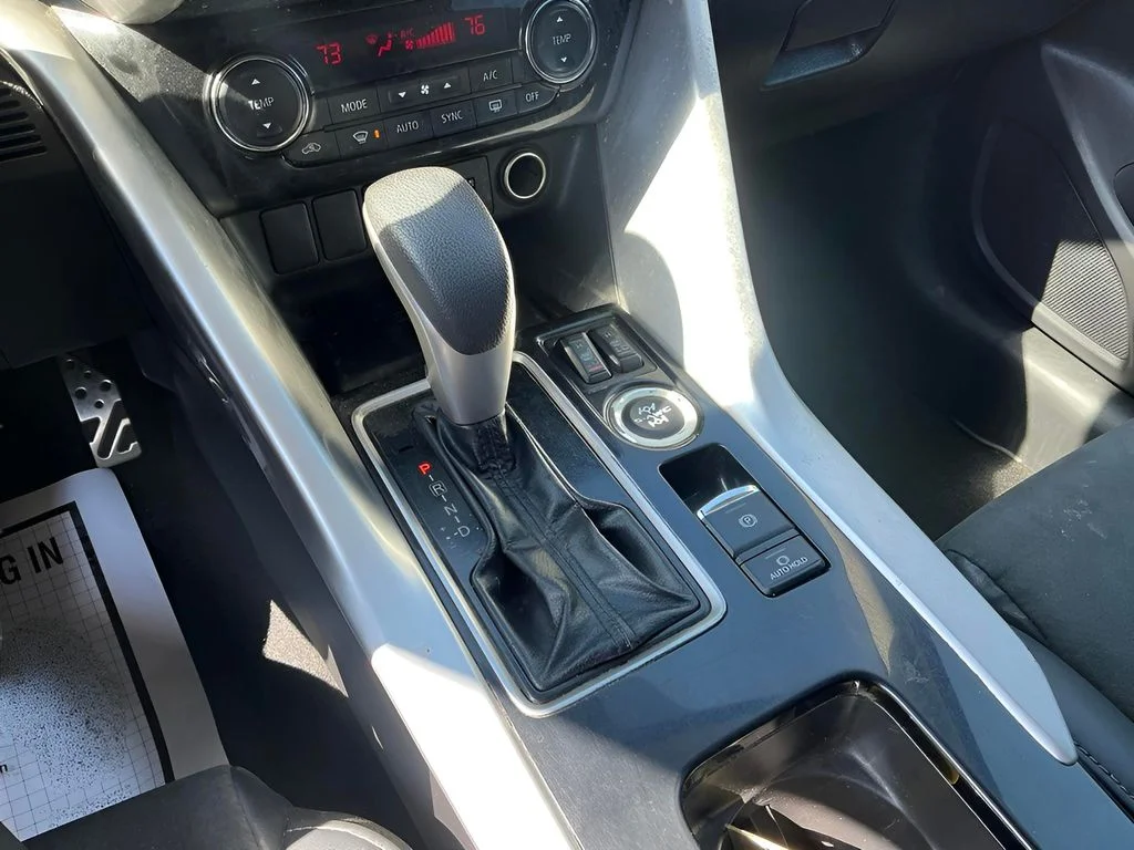 Used 2022  Mitsubishi SE image 36