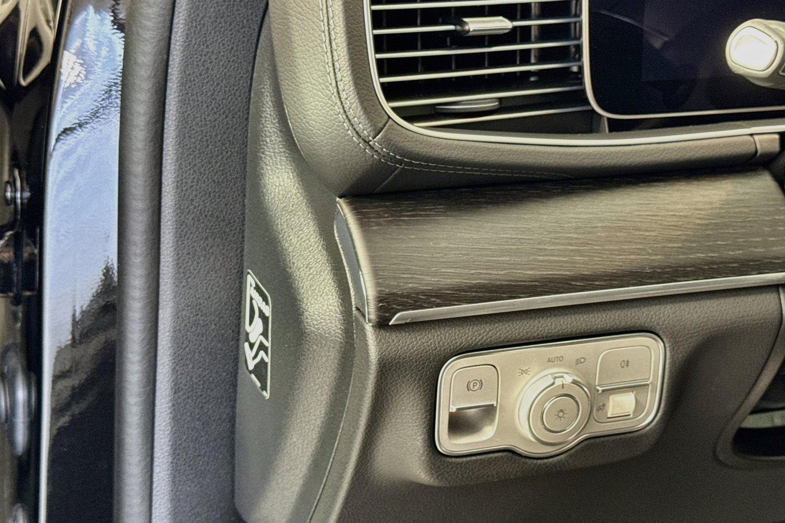 New 2026 Obsidian Black Metallic Mercedes-Benz GLE 580 image 10