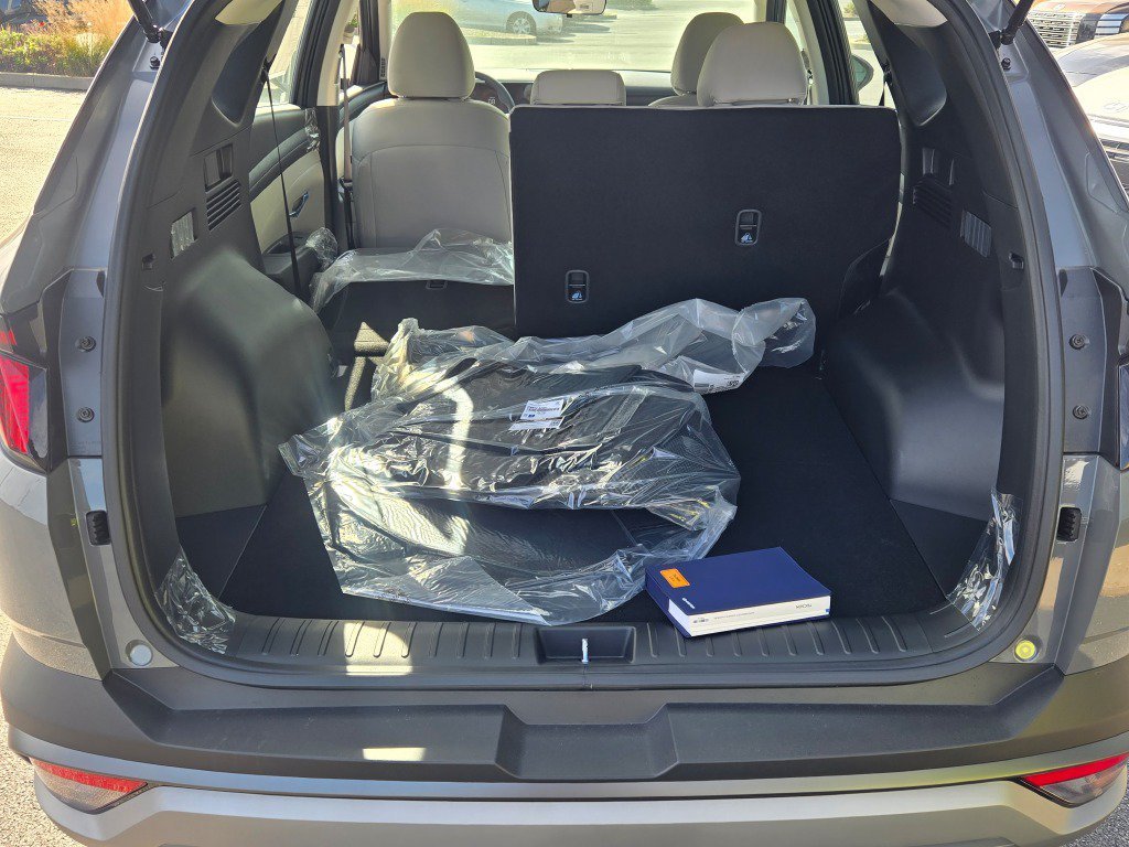New 2026 Gray Hyundai SE image 11