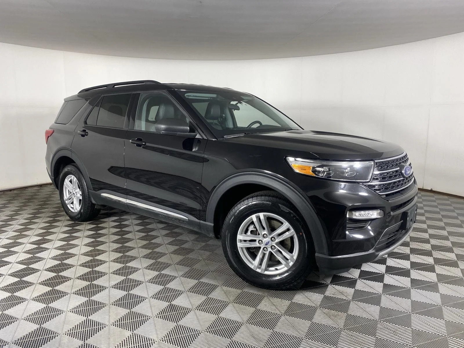 Used 2023 Agate Black Ford XLT image 11
