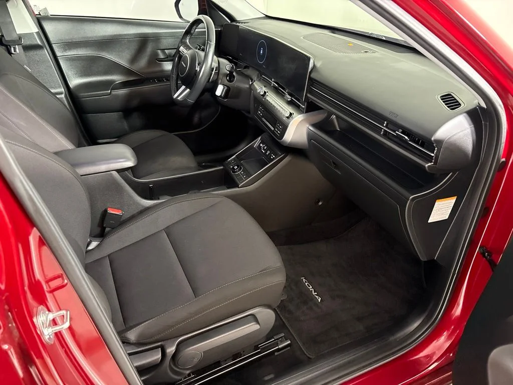 Used 2025 Red Hyundai SEL image 16