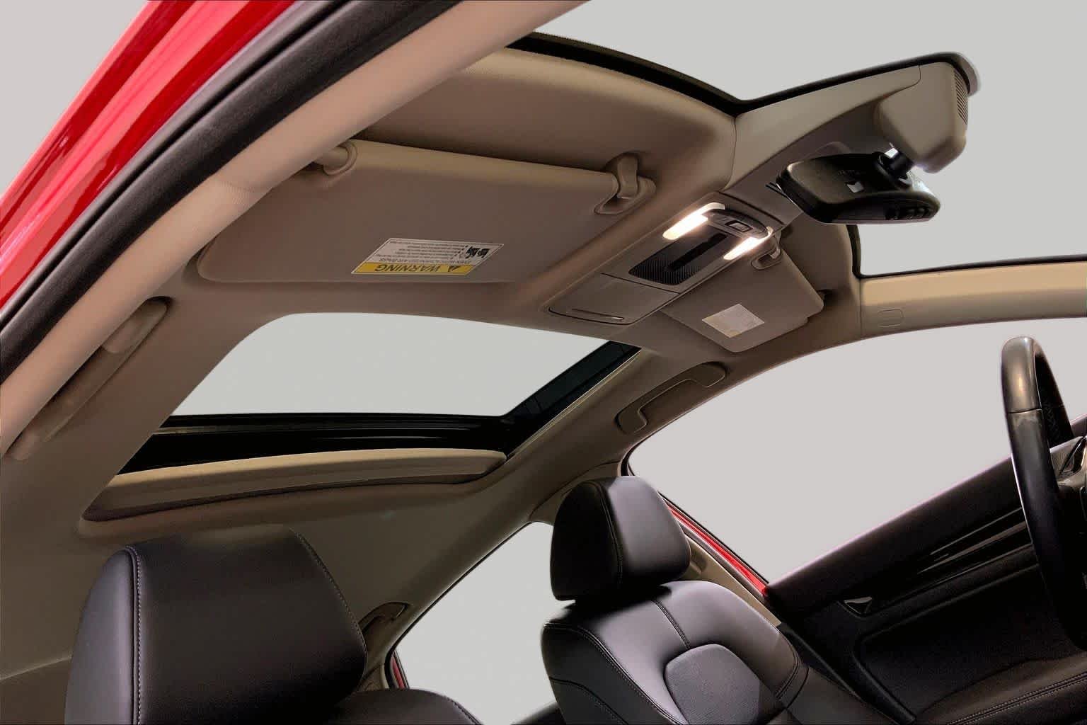 Used 2022 Rallye Red Honda Touring image 13