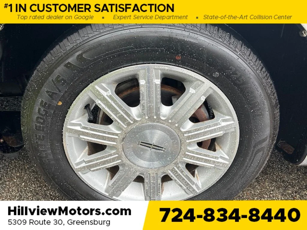 Used 2009 Black Clearcoat Lincoln Signature image 12