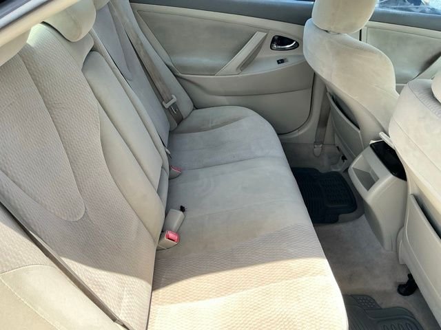 Used 2011 Gray Toyota LE image 25