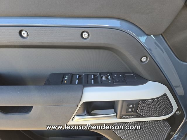 2023 Land Rover Defender SE - Photo 21