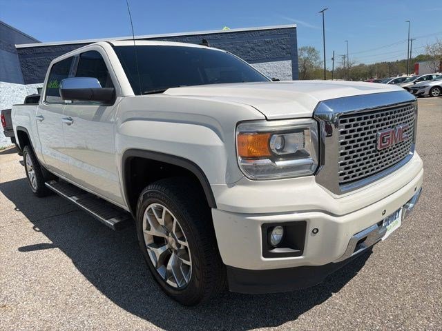 Used 2015 White Diamond Tricoat GMC Denali image 7