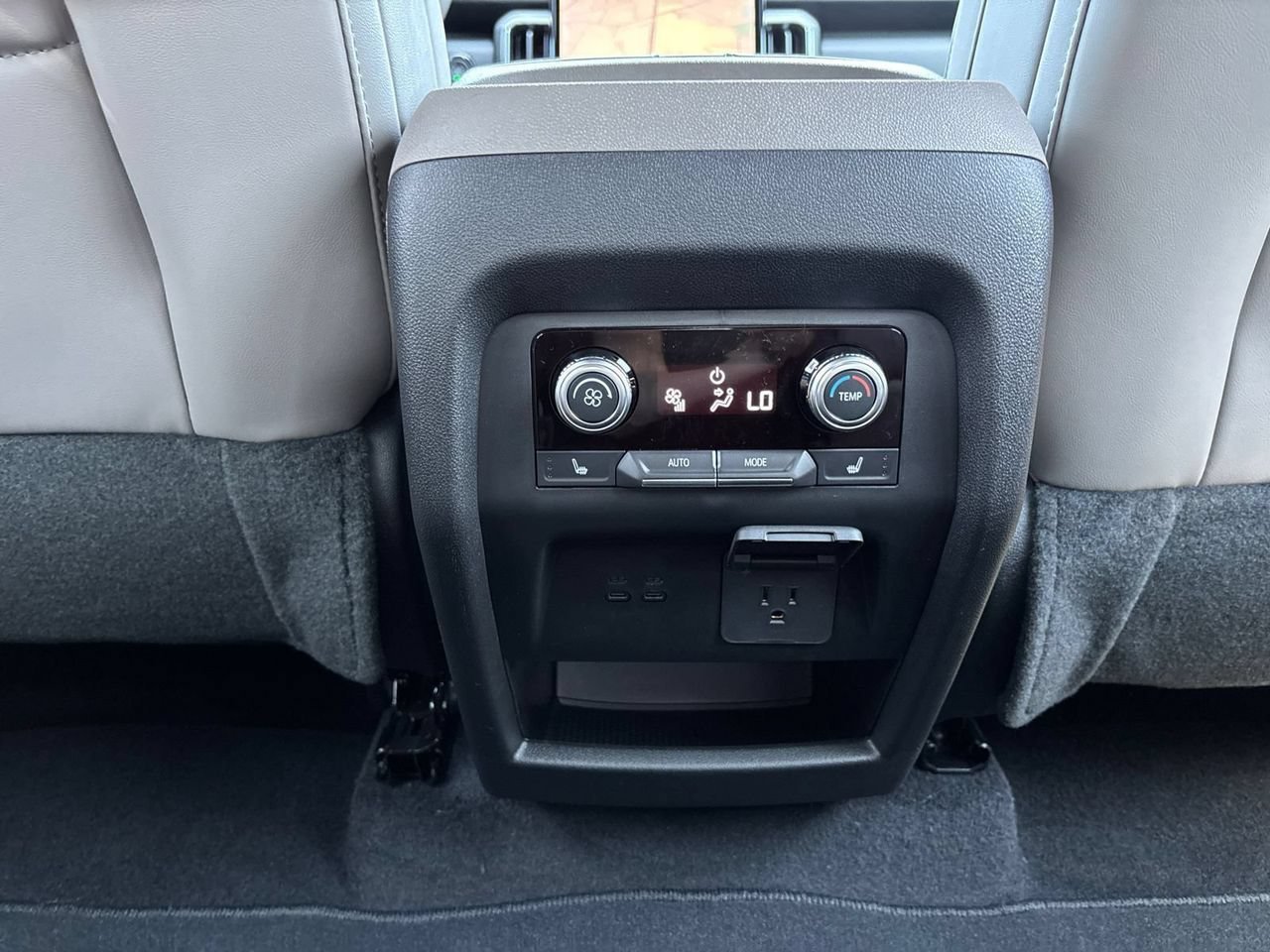 2026 GMC Acadia Elevation - Photo 23