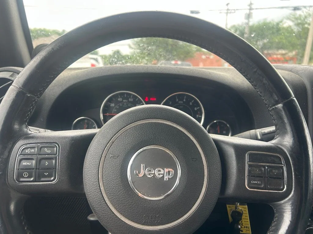 Used 2014 Gray Jeep Unlimited Sport image 14