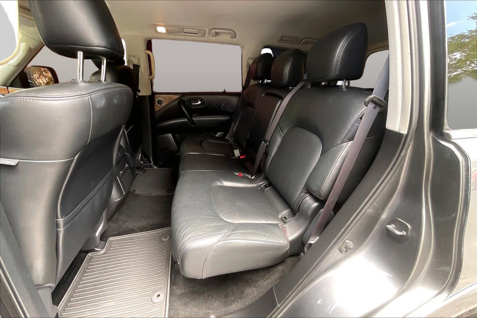 Used 2022 Gun Metallic Nissan SL image 26
