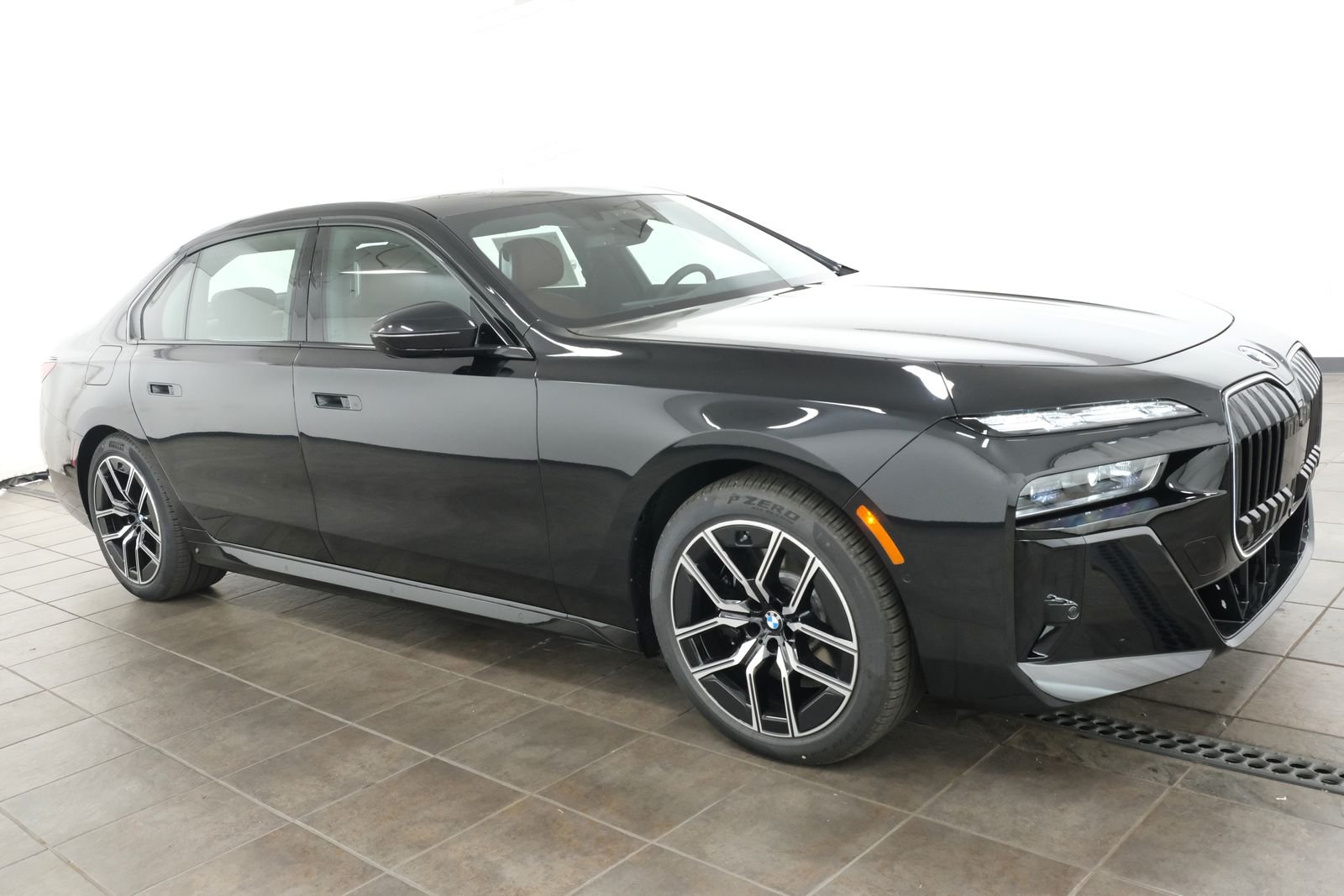 New 2026 Black Sapphire Metallic BMW 760i xDrive image 9