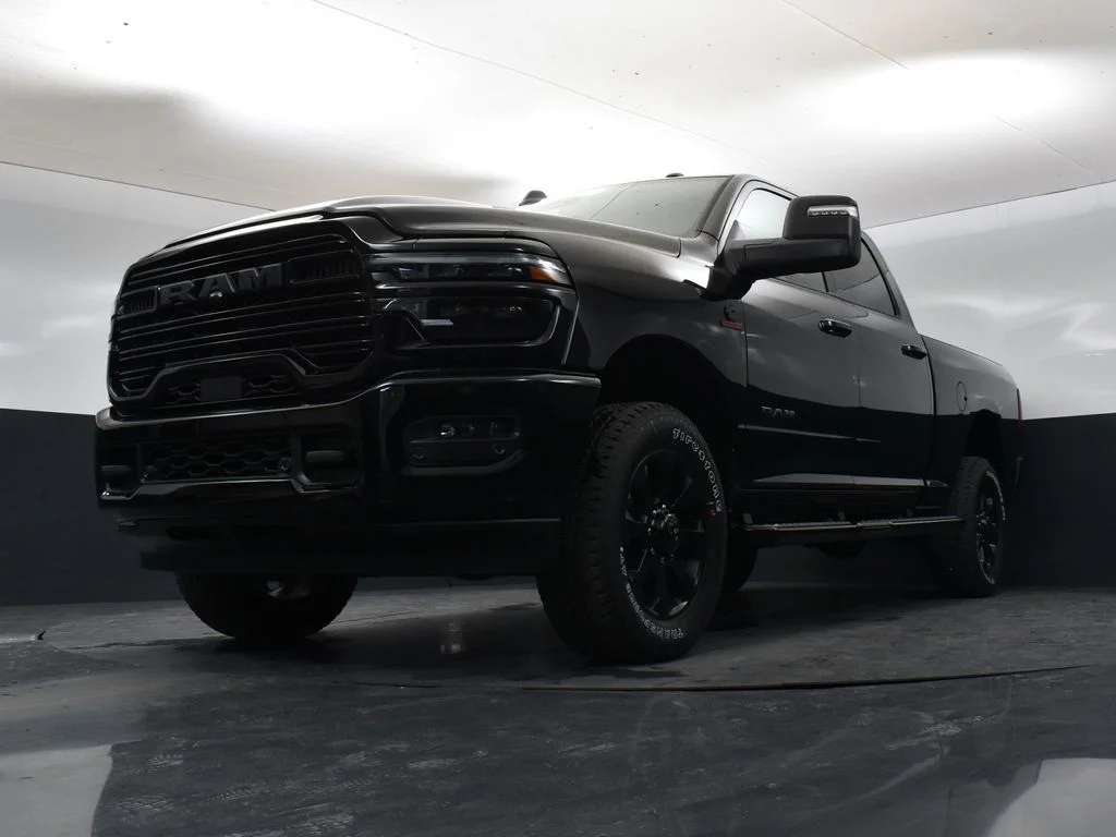 New 2026 Diamond Black Crystal Pearl-Coat Exterior Paint RAM Laramie image 36