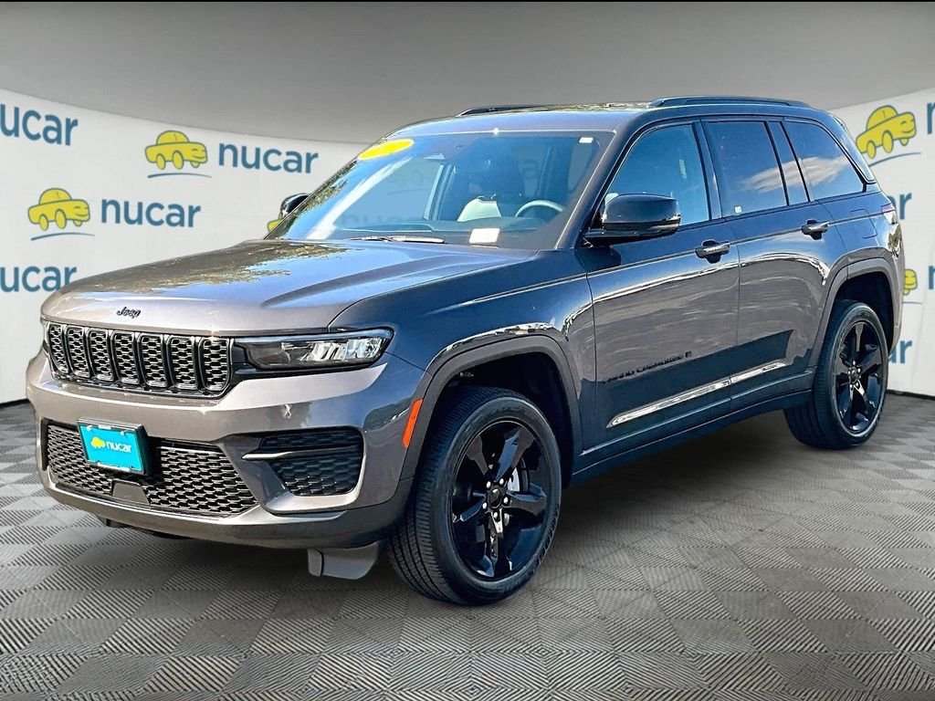 Used 2023 Gray Jeep Altitude X image 3