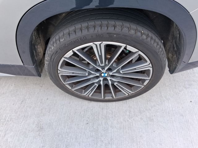 Used 2024 Silver BMW xDrive28i image 20