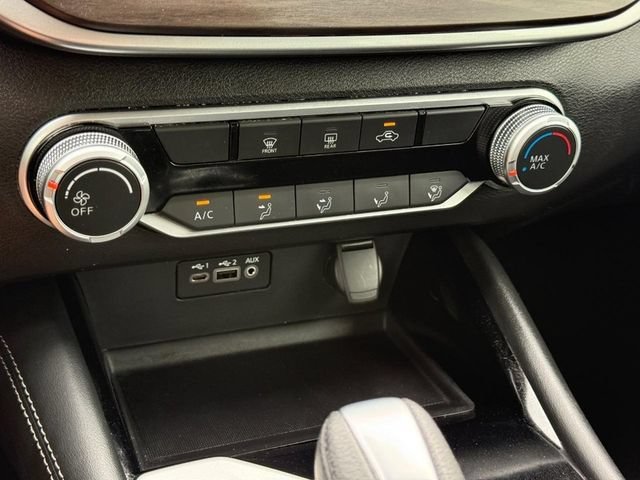 Used 2023 White Nissan SV FWD image 17
