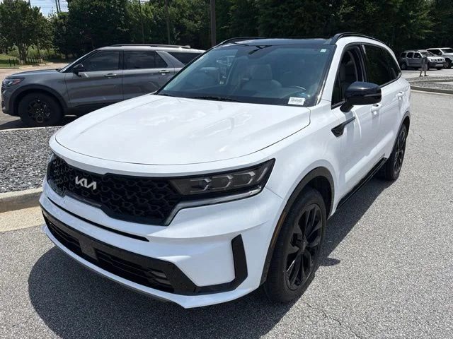 Used 2022 White Kia SX image 4
