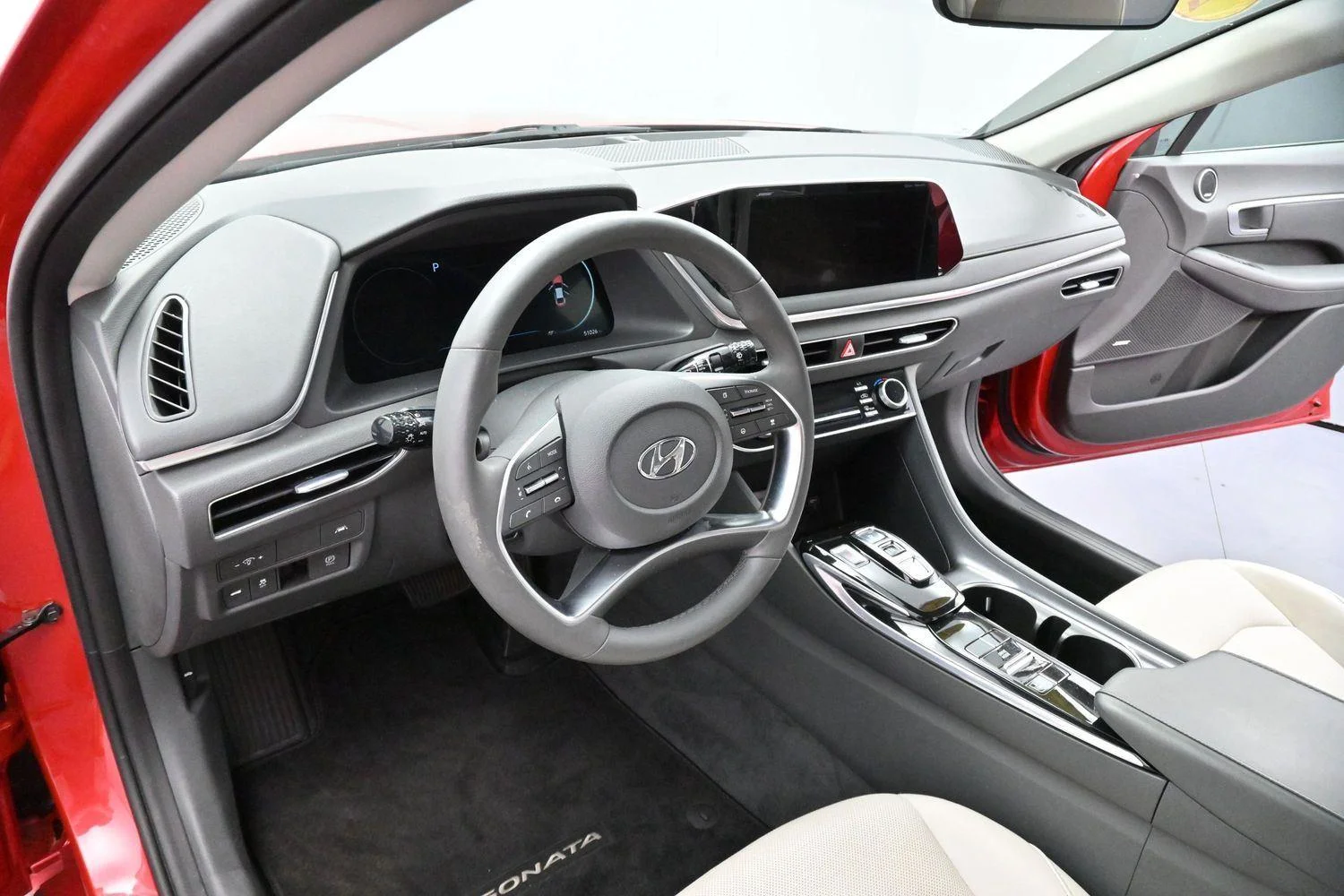 Used 2020  Hyundai SEL image 15