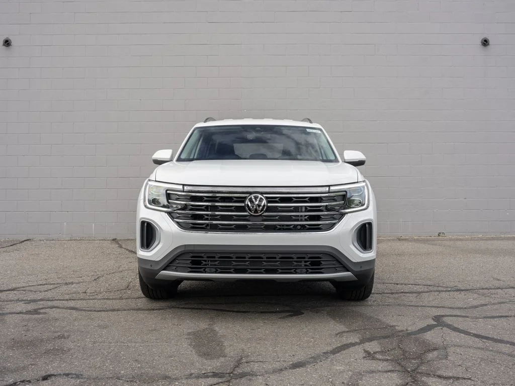 New 2026 Opal White Pearl Volkswagen 2.0T SE W/TECHNOLOGY image 2