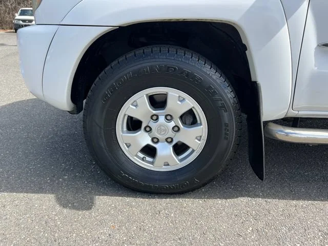 Used 2009 Super White Toyota  image 27