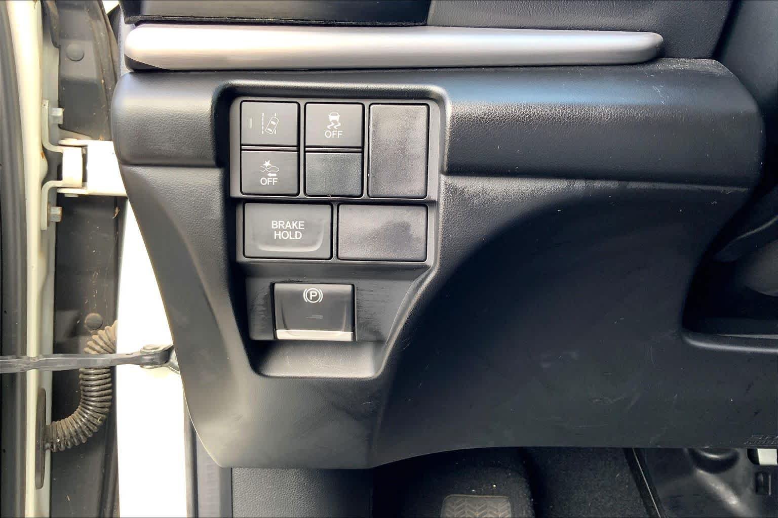 Used 2019 White Diamond Pearl Acura  image 33