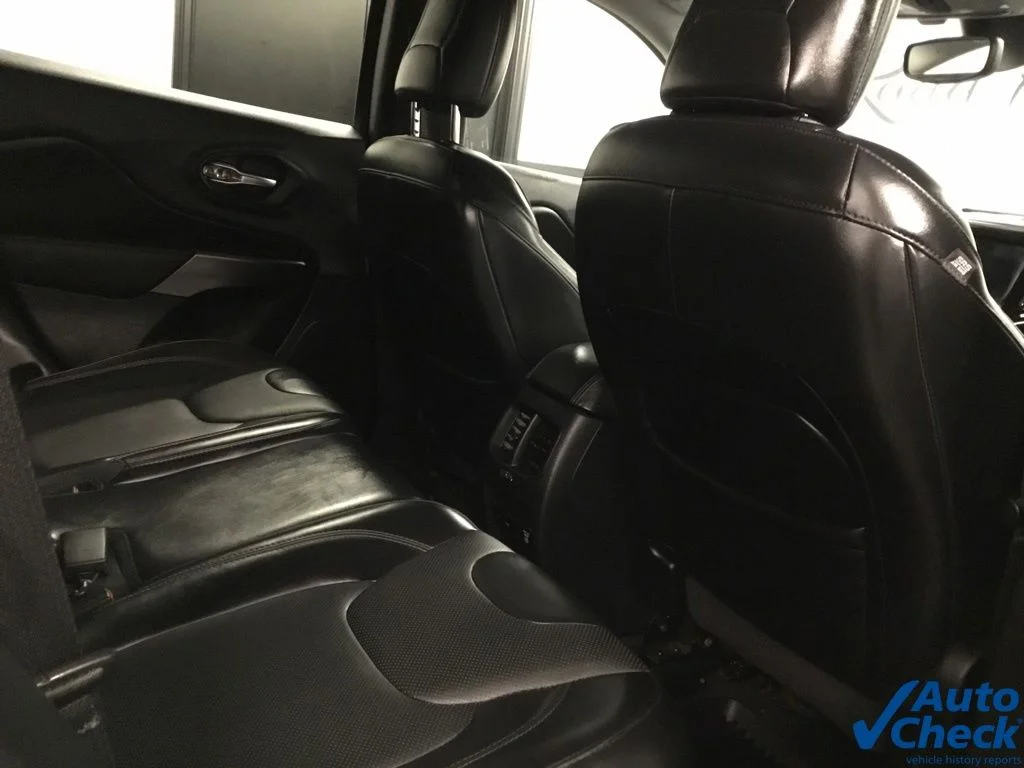 Used 2019 Blue Jeep Limited image 32