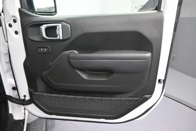 Used 2024 White Jeep Sport S image 21