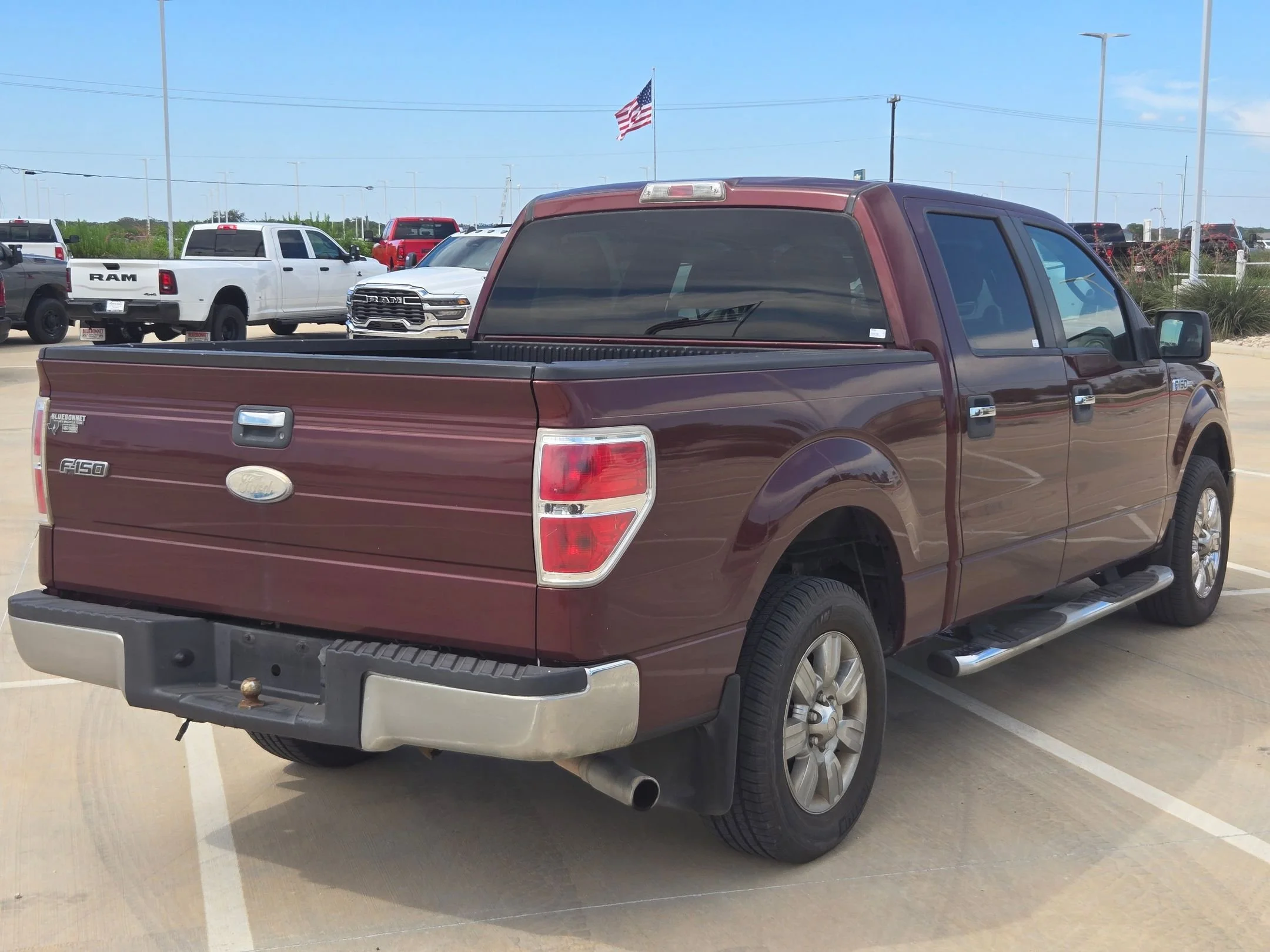 Used 2010 Red Ford XLT image 3