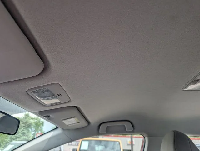 Used 2009 Red Toyota  image 14