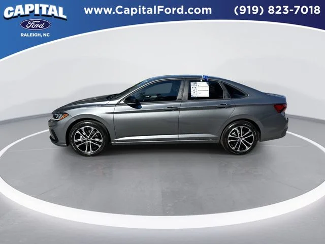 Used 2025 Gray Volkswagen 1.5T Sport image 5