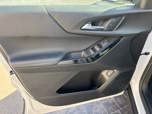 New 2027 White Chevrolet LT image 11
