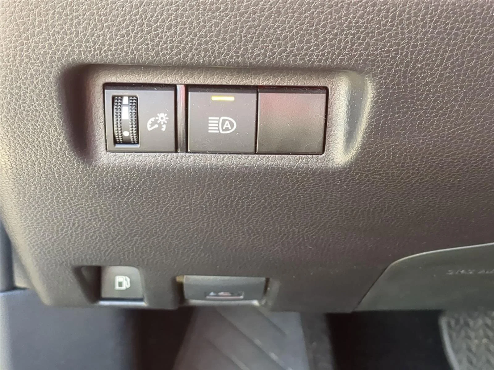 Used 2025 Blueprint Toyota Hybrid XLE image 23