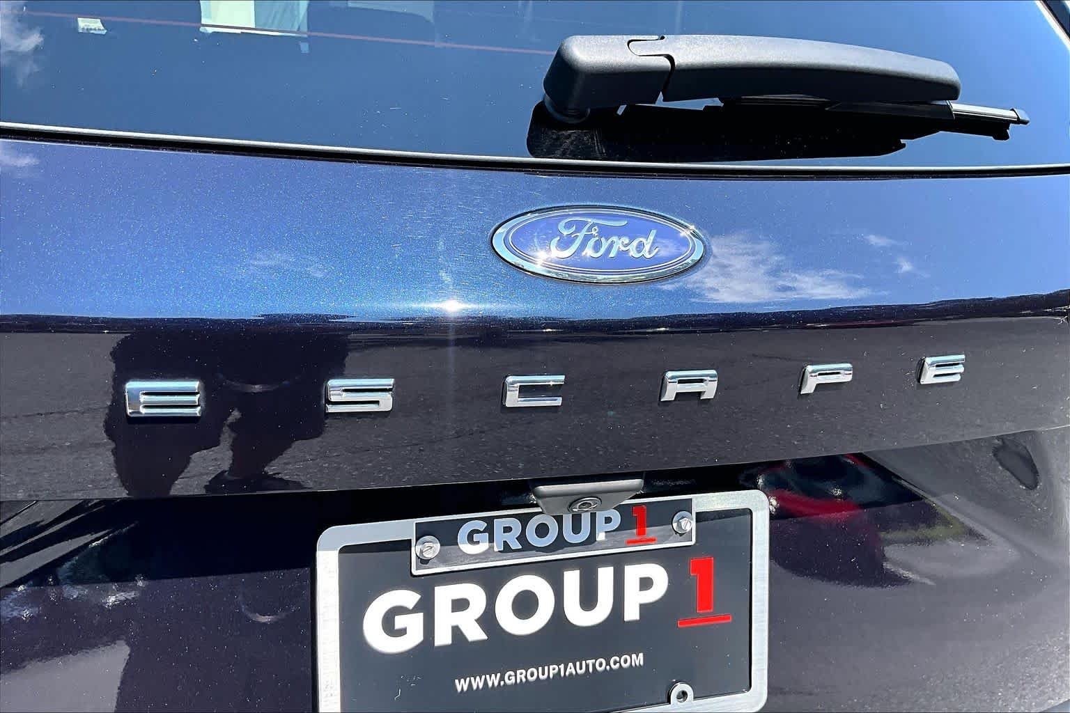 Used 2021 Antimatter Blue Metallic Ford SE image 30