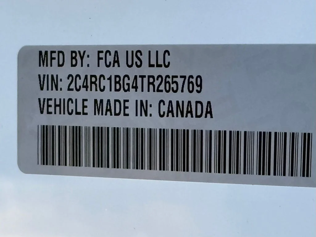 New 2026 Bright White Clear-Coat Exterior Paint Chrysler Select image 34