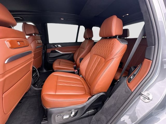 Used 2025 Gray BMW M60i image 26