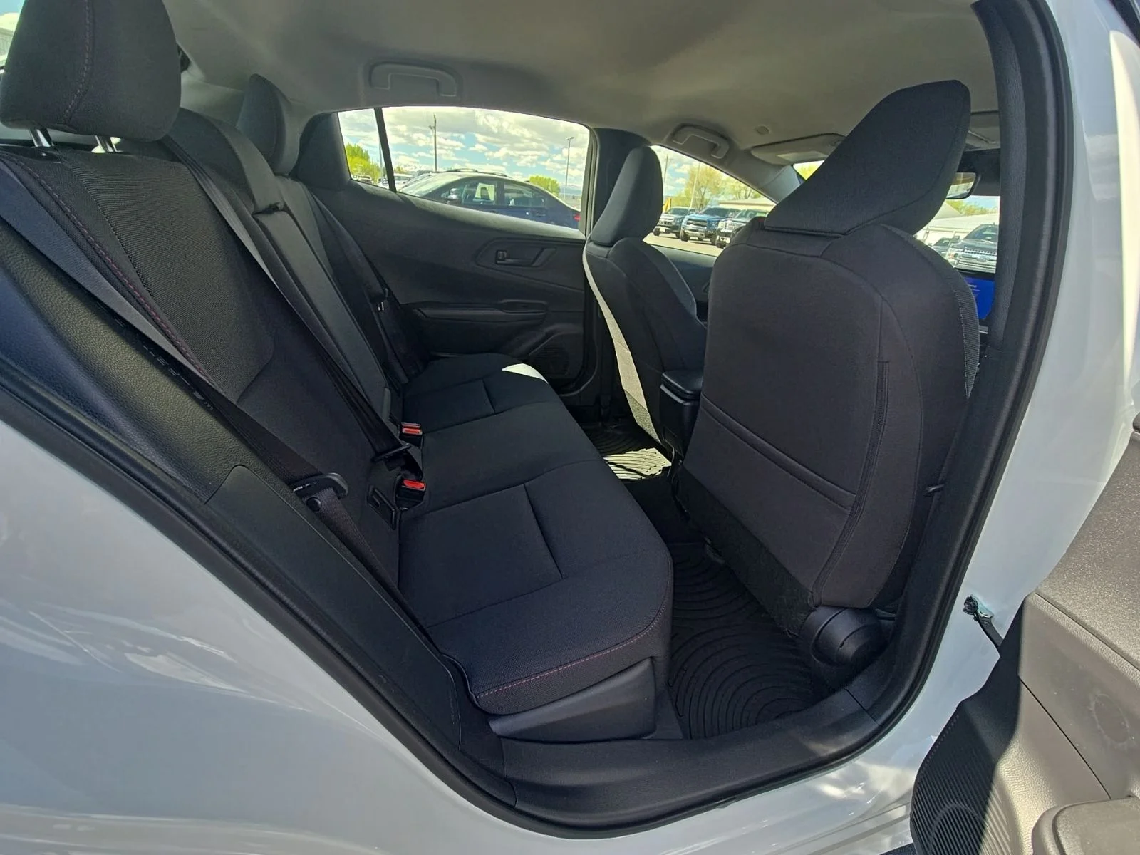 New 2025 Wind Chill Pearl Toyota SE image 33