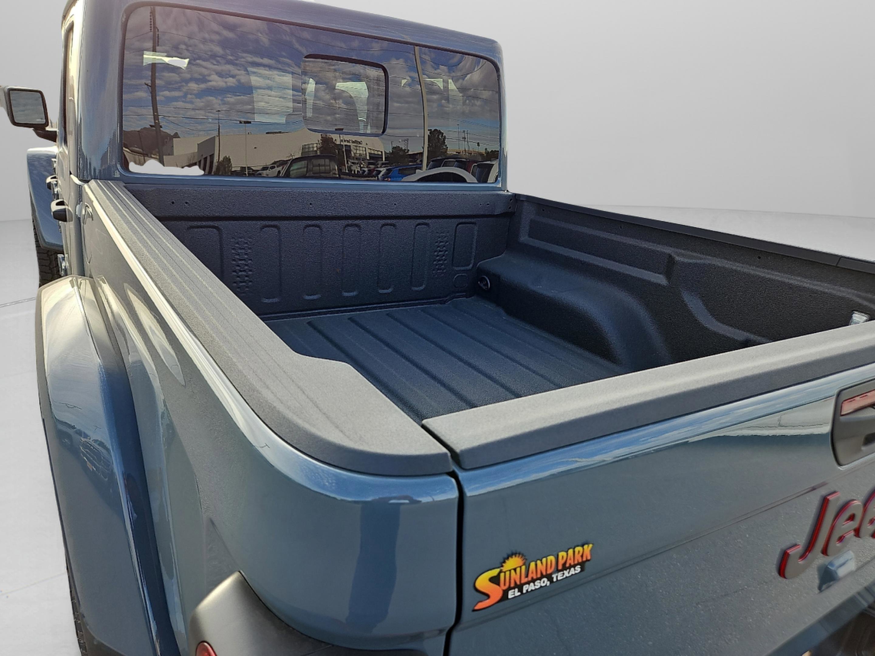 New 2026 Anvil Clear-Coat Exterior Paint Jeep Rubicon image 12