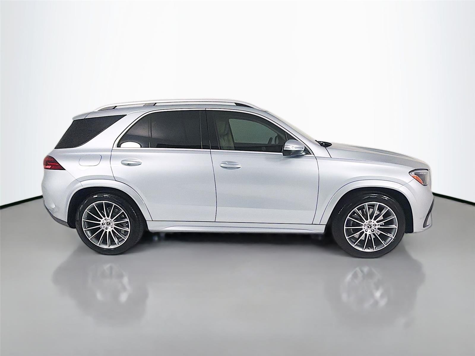 Used 2025 Cirrus Silver Metallic Mercedes-Benz GLE 350 image 28