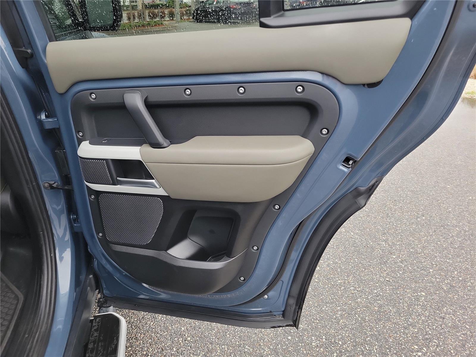 Used 2020 Fuji White Land Rover HSE image 34