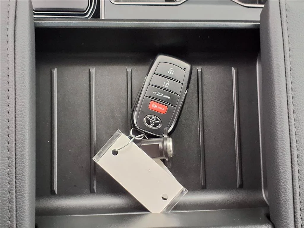 2026 Toyota Tundra SR5 - Photo 8