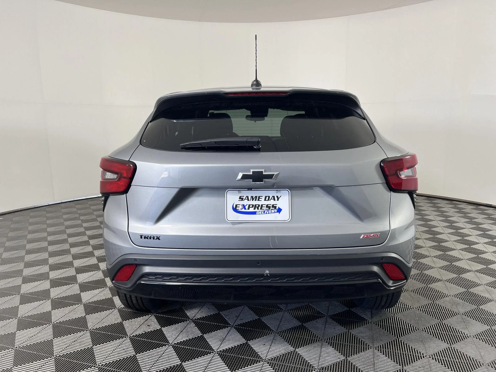 Used 2024 Sterling Gray Metallic Chevrolet 1RS image 24