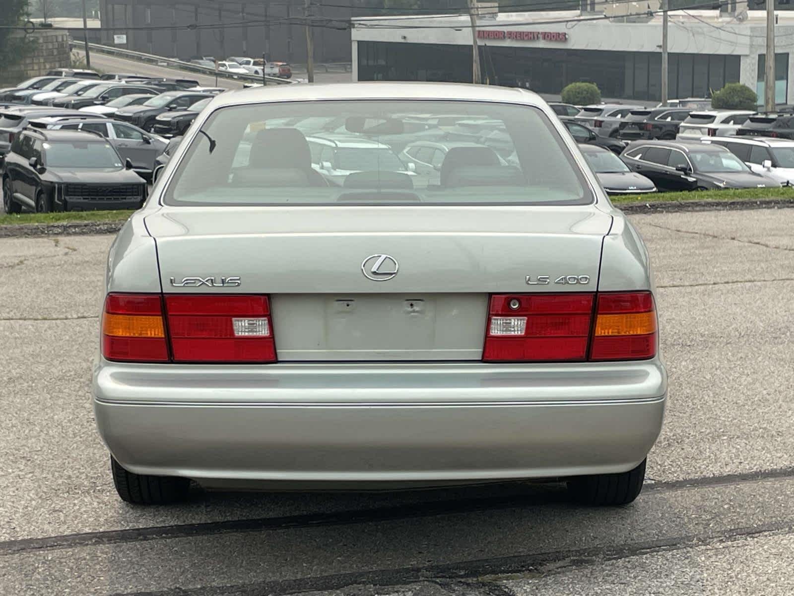 Used 1998 Silver Jade Pearl Lexus  image 8