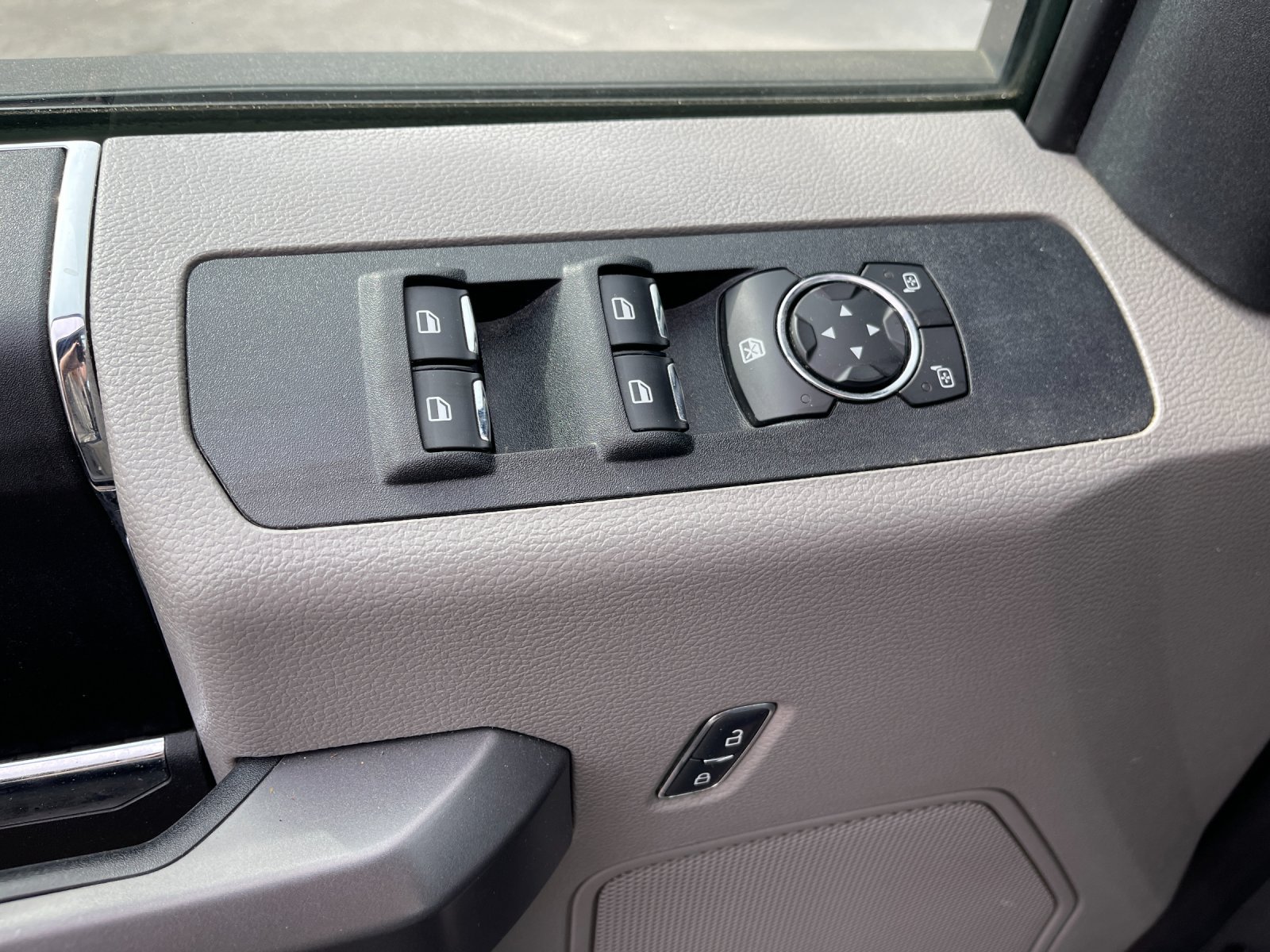 Used 2018 Magnetic Ford XLT image 13