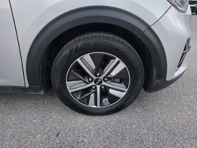 Used 2020 Silky Silver Kia EX Premium image 12