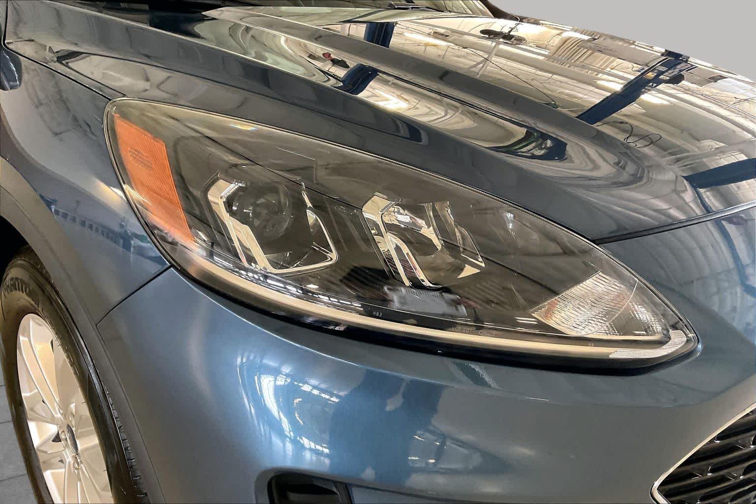 Used 2020 Blue Metallic Ford SE image 25