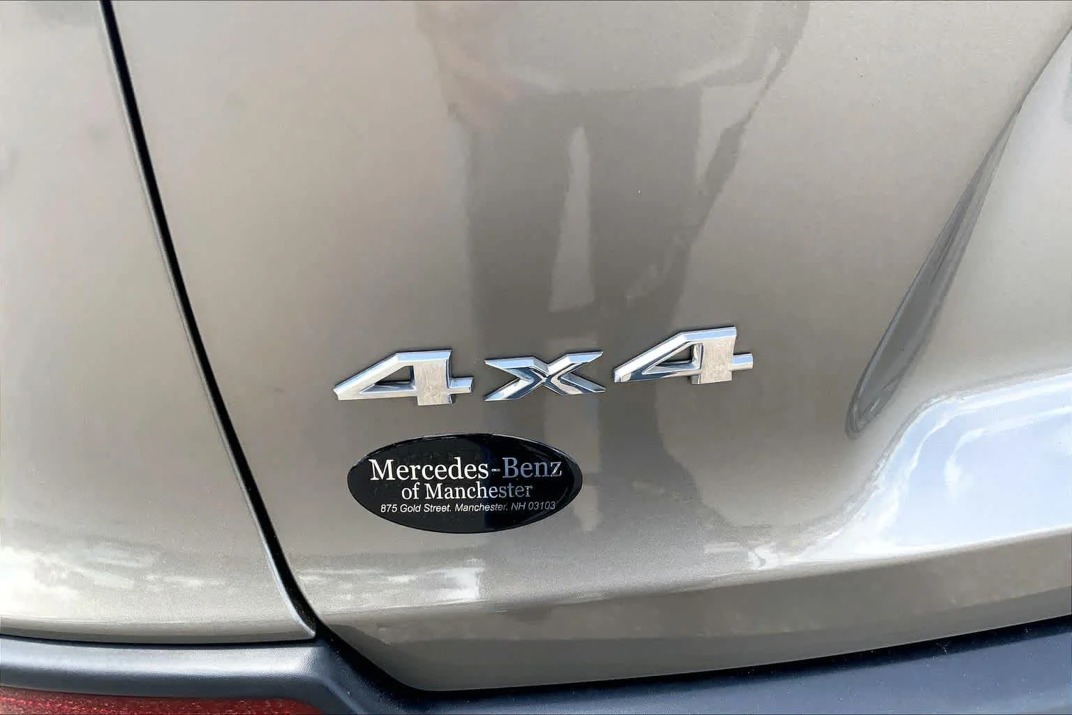 Used 2019 Light Brownstone Pearlcoat Jeep Latitude Plus image 29