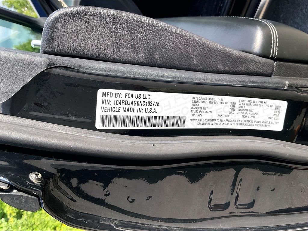 Used 2022 Black Dodge SXT image 34