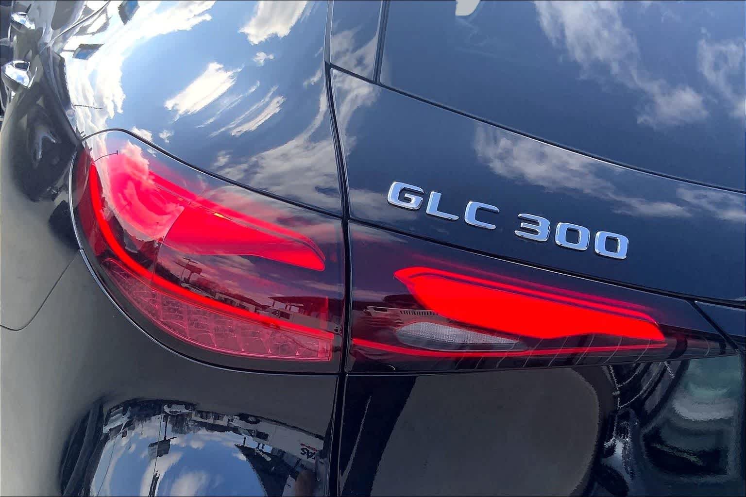 New 2026 Black Mercedes-Benz GLC 300 image 14