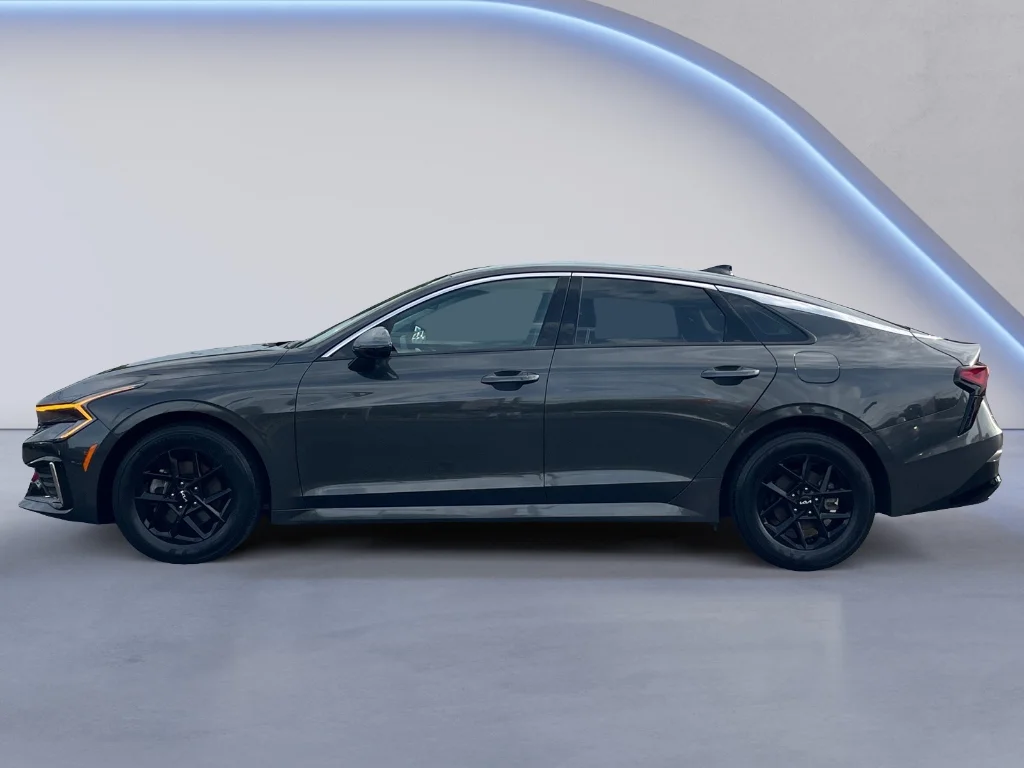 Used 2025 Interstellar Gray Kia LXS image 19
