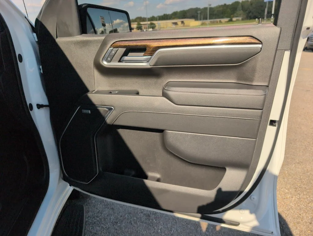 Certified Used 2024 White GMC Elevation image 45