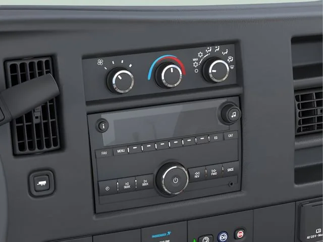 New 2025 Summit White Chevrolet 1WT image 20
